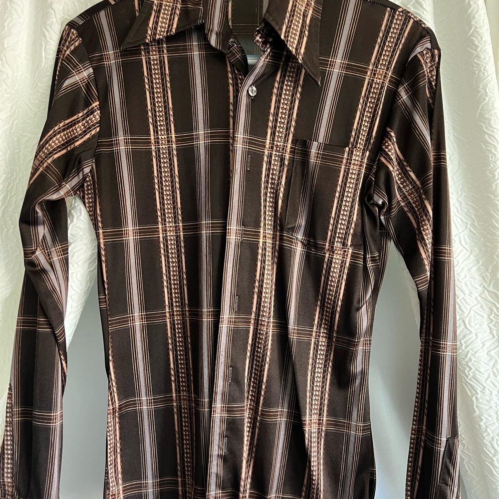 Brown Casual Button Down Shirt with Classic Plaid Design